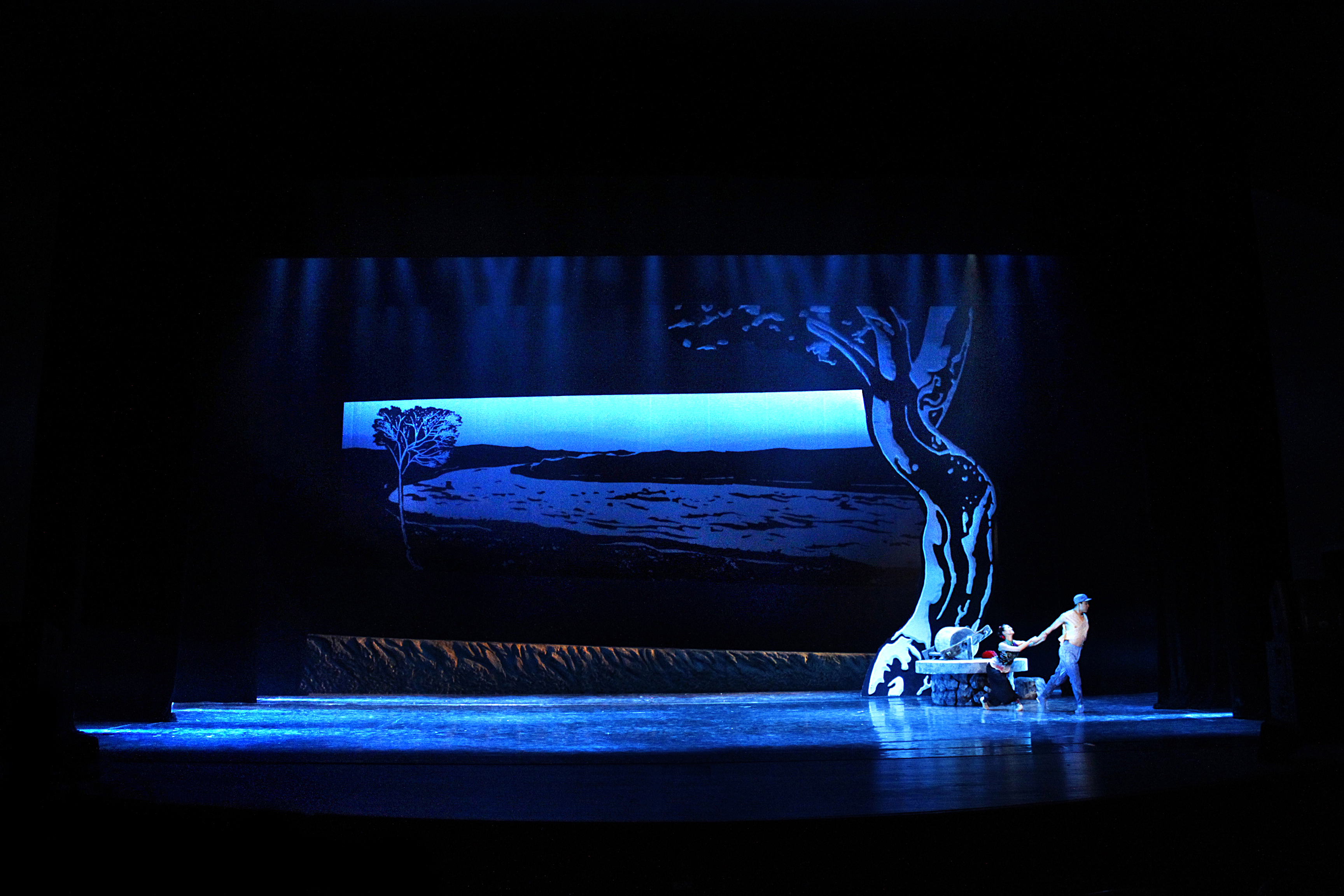 2012年舞剧《延安记忆》——舞美执行设计 制作